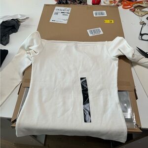 Ribbed off shoulder long sleeve